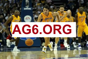 世体：巴萨球迷高唱不跳就是马德里人，拉波尔塔再次做出争议手势